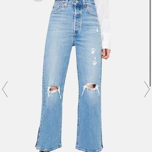 Levis Ribcage Distressed Jeans